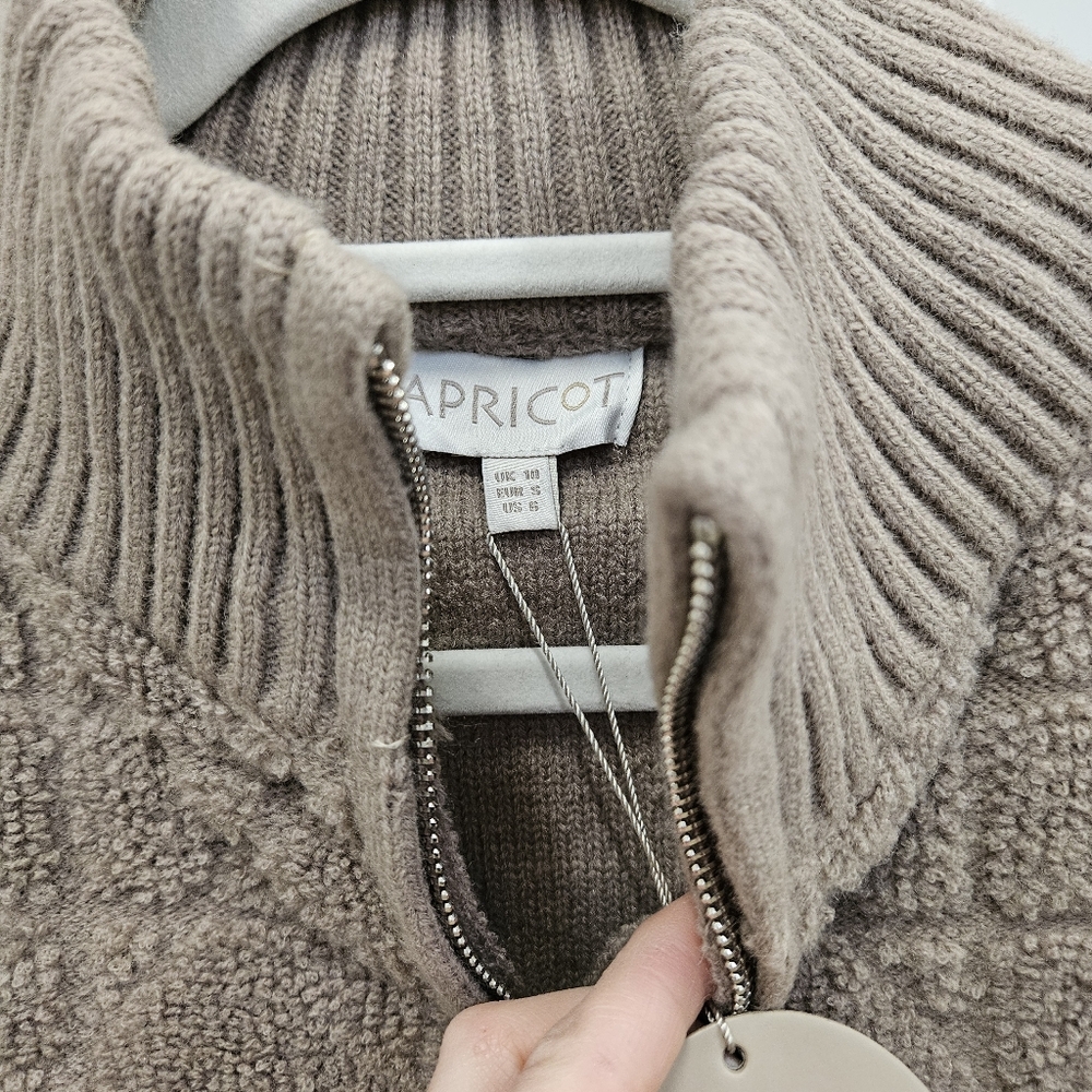 High Neck Looped Textured Zip Jacket - Picture 7 of 12